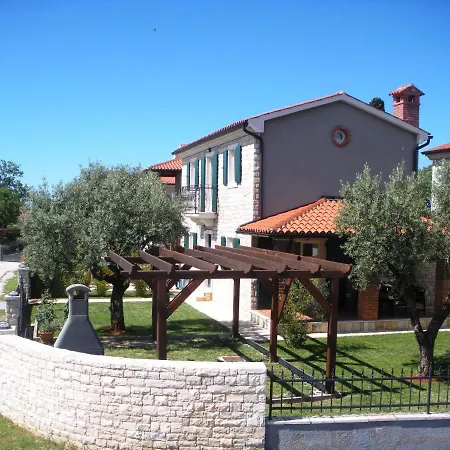 Luxury With A Parking Space Buici, - 13529 Villa Poreč