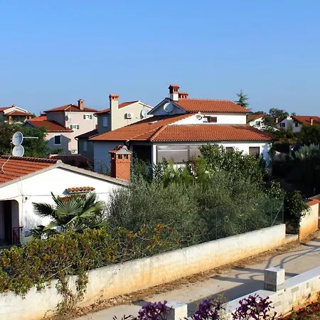 Vila Luxury With A Parking Space Buici, - 13529