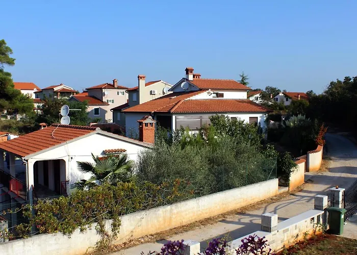 Villa Luxury With A Parking Space Buici, - 13529