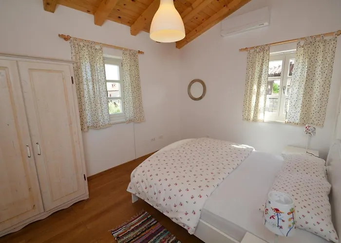 Villa Luxury With A Parking Space Buici, - 13529